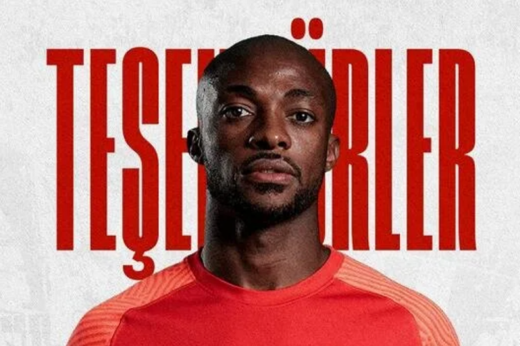 &Uuml;mraniyespor'da ayrılık