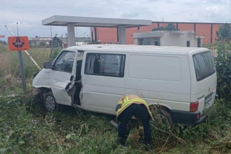 Bursa'da şarampole d&uuml;şen kamyonette 1 kişi hayatını kaybetti