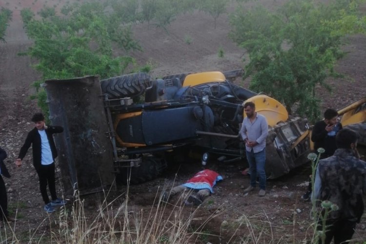 Adıyaman'da iş makinesinin altında kalan k&ouml;y korucusu yaşamını yitirdi
