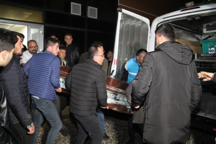Manisa'da y&uuml;zmek i&ccedil;in havuza giren gen&ccedil; yaşamını yitirdi