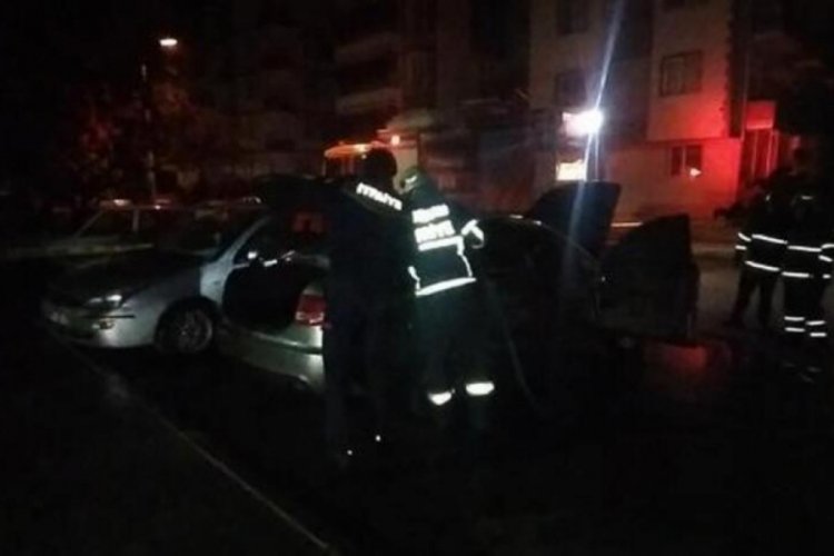 &Ccedil;orum'da otomobil kundaklandı!