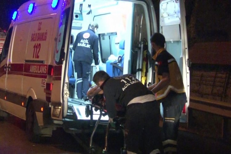 İstanbul'da bir ara&ccedil; makas atarken iş&ccedil;ilerin arasına girdi: 4 &ouml;l&uuml;