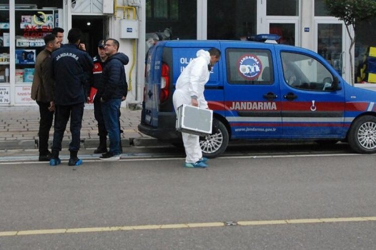 Oğlu işteyken gelinin evine gelen esnafı bı&ccedil;aklayarak &ouml;ld&uuml;rd&uuml;