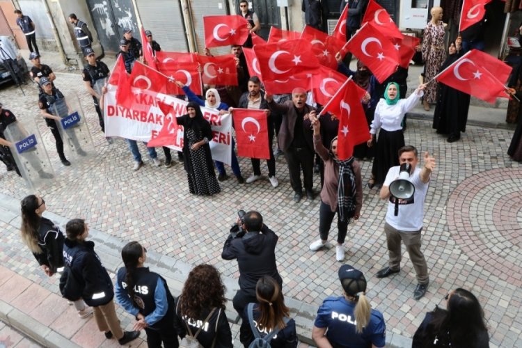 PKK'nın ka&ccedil;ırdığı kızına 11 g&uuml;n &ouml;nce kavuşan anne: Desteğim s&uuml;recek