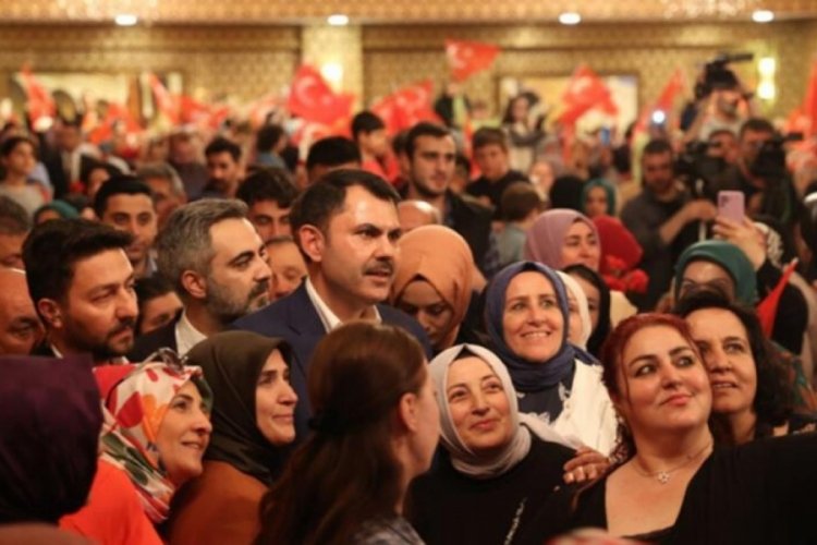 Bakan Kurum: Biz kadınları her zaman siyasetin kıymetli birer &ouml;znesi olarak g&ouml;rd&uuml;k