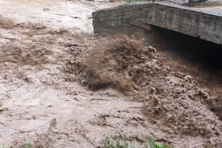 Batman'da sağanak yağış etkili oldu