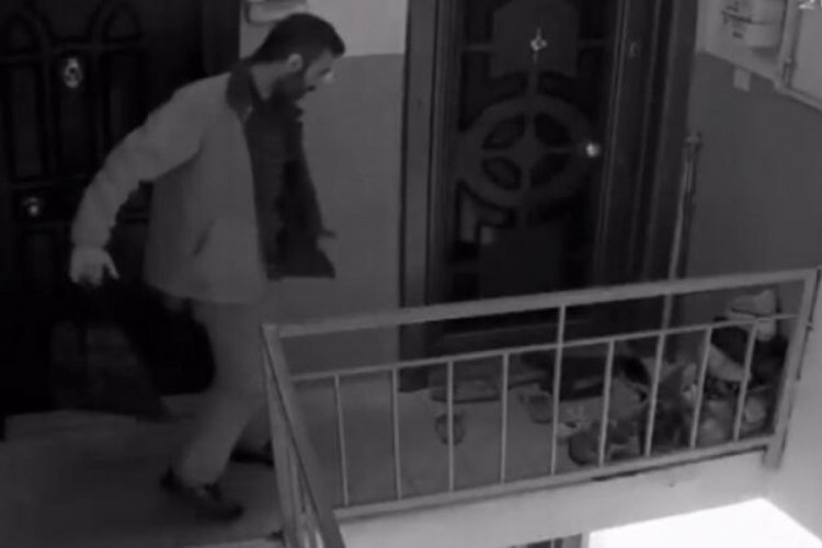 İstanbul'da hırsız kamerayı fark edince ayakkabıları geri bıraktı