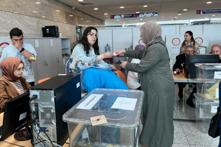 Yurt dışında ka&ccedil; se&ccedil;men oy kullandı?