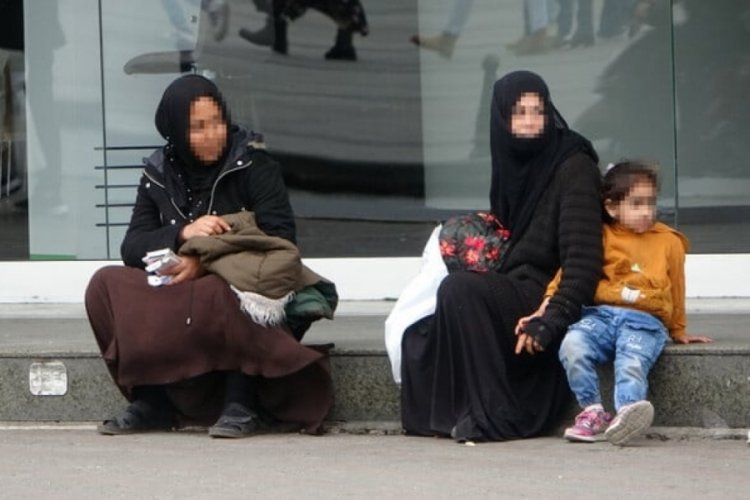 İstanbul'da Zabıta ekipleri dilencilere operasyon d&uuml;zenledi