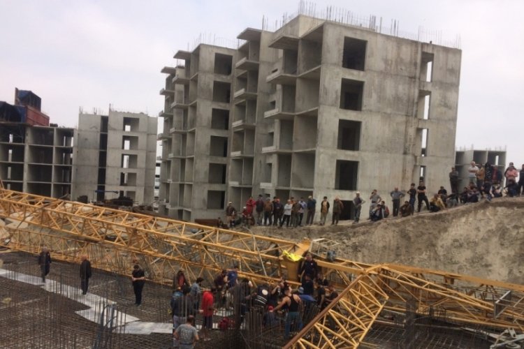 Bursa'da inşaat şantiyesinde vin&ccedil; devrildi: 1 kişi yaralandı