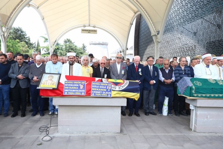 Eski futbolcu Ergun &Ouml;ztuna, son yolculuğuna uğurlandı