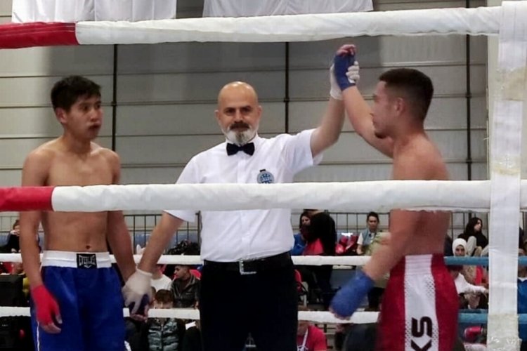 Mudanya Klasspor Kul&uuml;b&uuml; Başkanı Necati Şimşek'e uluslararası &ouml;d&uuml;l