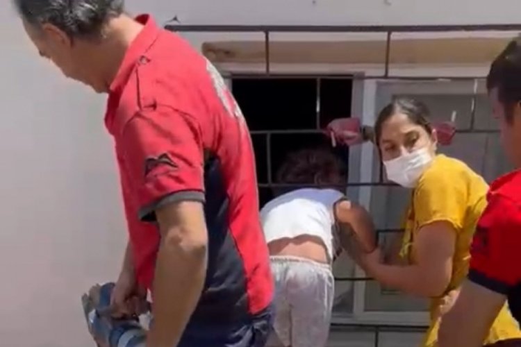 Mersin'de 5 yaşındaki &ccedil;ocuğun pencere demirlerine başı sıkıştı
