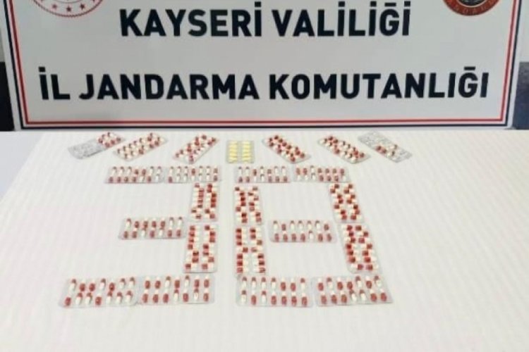 Kayseri'de jandarmadan uyuşturucu operasyonu: 3 g&ouml;zaltı