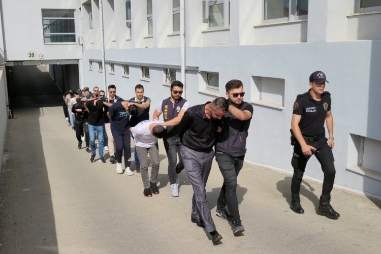 Adana'da 'Sazan sarmalı' y&ouml;ntemi ile dolandırıcılığa 6 tutuklama