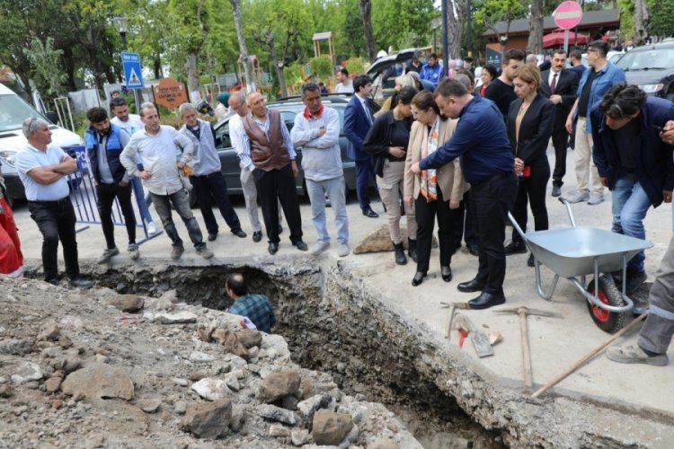 Doğalgaz &ccedil;alışmaları sırasında tarihi s&uuml;tun par&ccedil;aları bulundu