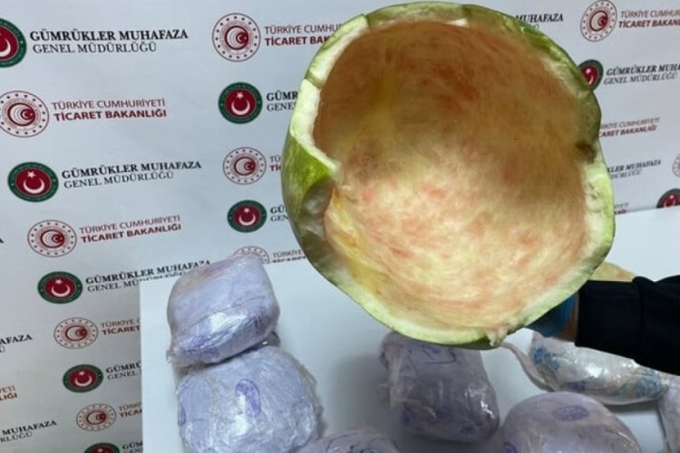 Hakkari'de karpuzun i&ccedil;inden uyuşturucu &ccedil;ıktı