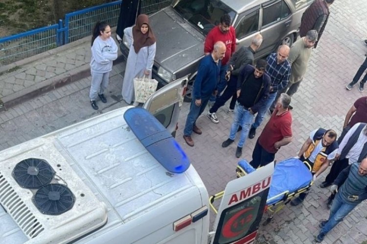 Otomobilden husumetli oldukları esnafa kurşun yağdırdılar