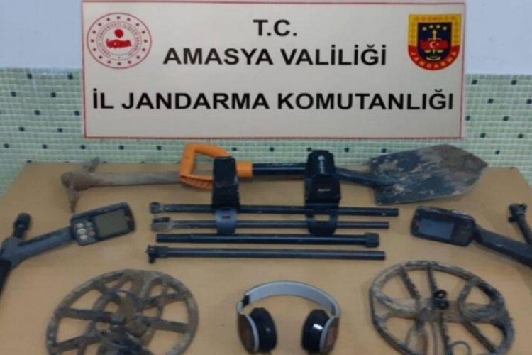 Amasya'da ka&ccedil;ak kazıya su&ccedil;&uuml;st&uuml;! 3 kişi g&ouml;zaltına alındı