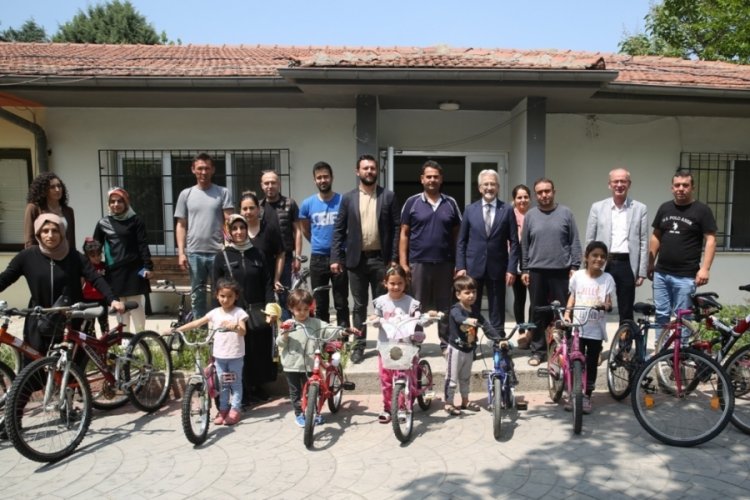 Bursa'da onarılan bisikletler depremzede &ccedil;ocukları sevindirdi