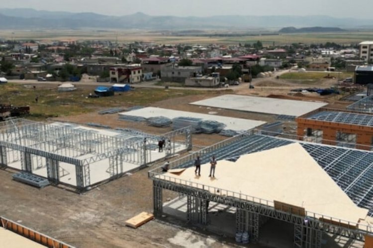 Gaziantep Nurdağı'ndaki &ccedil;elik konstr&uuml;ksiyon &ccedil;arşının y&uuml;zde 75'i tamamlandı