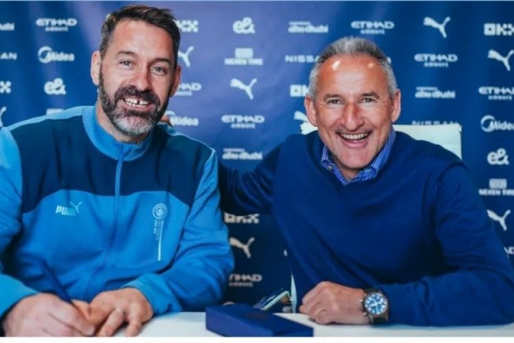 Manchester City, Scott Carson'ın s&ouml;zleşmesini yeniledi