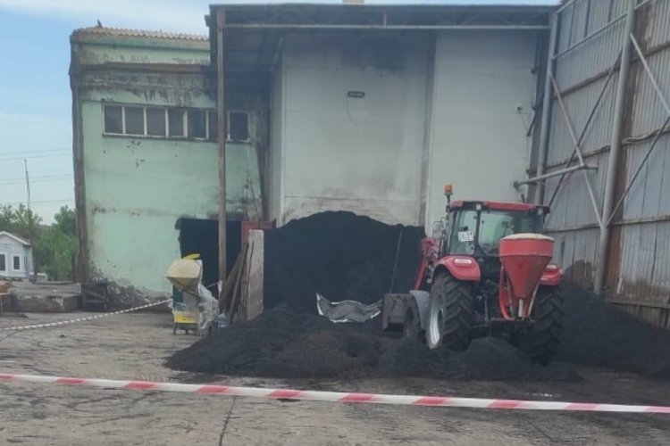 Tekirdağ'da k&ouml;m&uuml;r yığını altında kalan iş&ccedil;i hayatını kaybettti