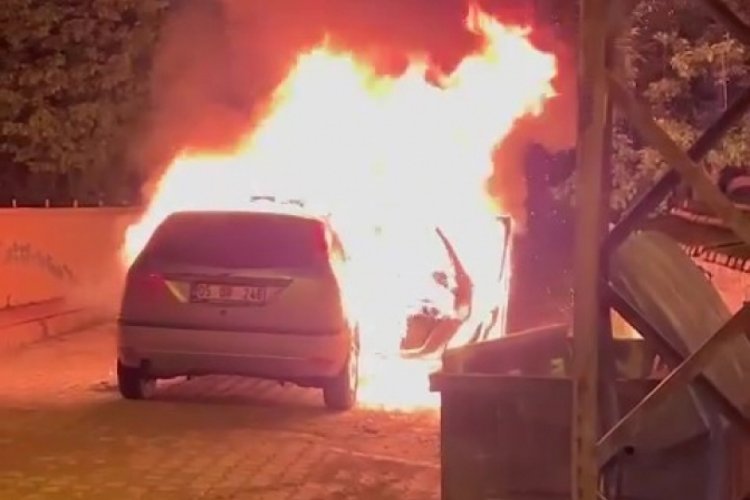 Amasya'da otomobil alev alev yandı
