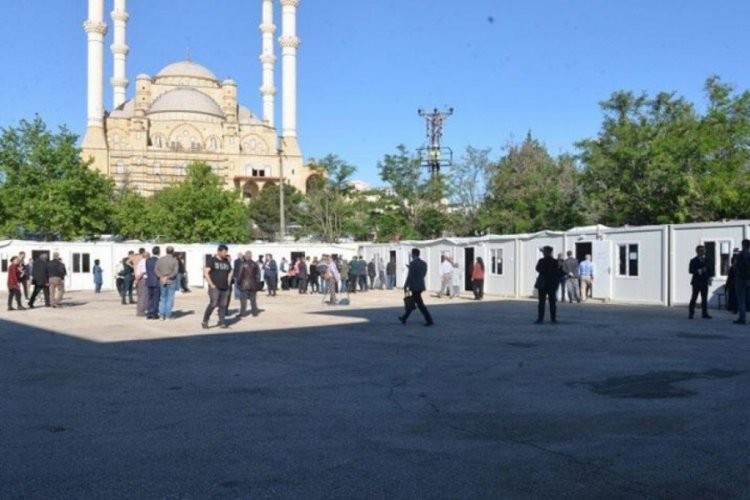 Deprem b&ouml;lgesinde oy verme işlemi başladı