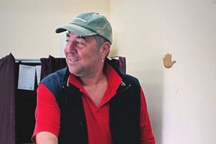 Ata Demirer de erkenden oyunu kullandı
