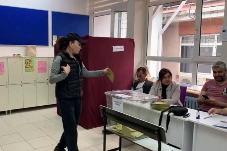 Demet Akbağ oyunu kullandı