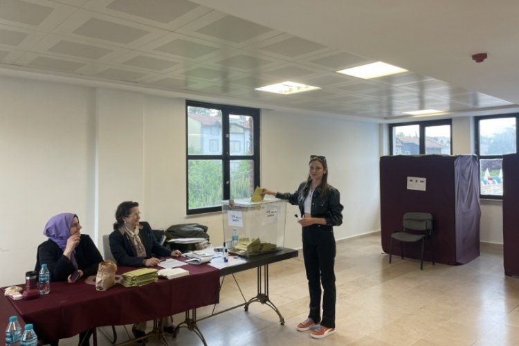 Oyuncu Alina Boz oyunu kullandı