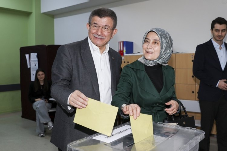 Ahmet Davutoğlu, oyunu kullandı