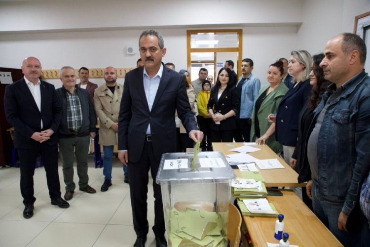 Bakan &Ouml;zer, Ordu'da oyunu kullandı
