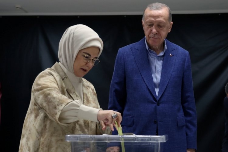 Emine Erdoğan se&ccedil;im paylaşımı yaptı