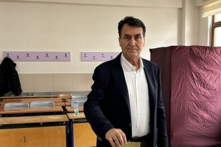Osmangazi Belediye Başkanı D&uuml;ndar, oyunu kullandı