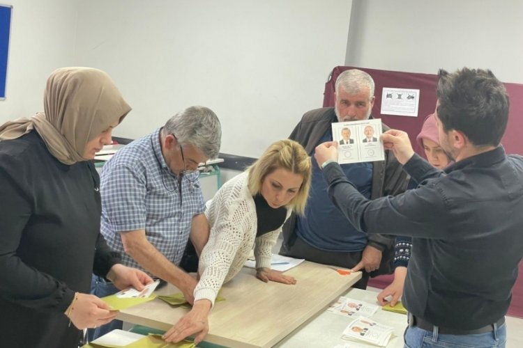 Bursa'da sandıklar a&ccedil;ılmaya başlandı