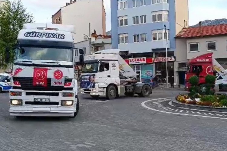 Denizli'de se&ccedil;im sonu&ccedil;larını tır konvoyuyla kutladılar