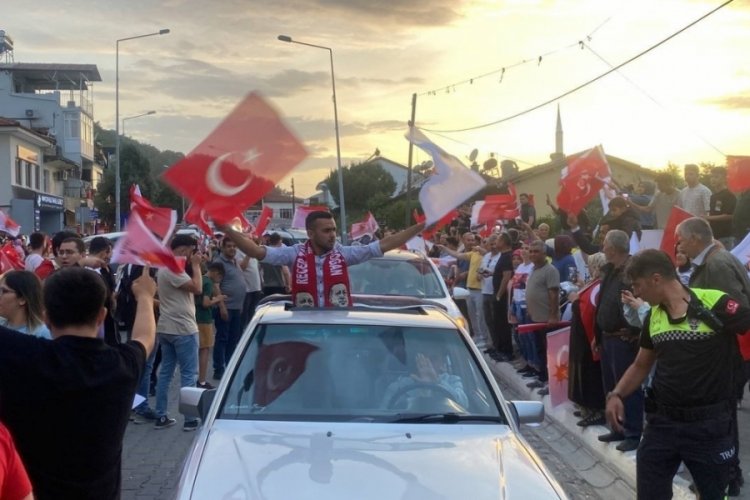 Muğla'da se&ccedil;im zaferi kutlanıyor