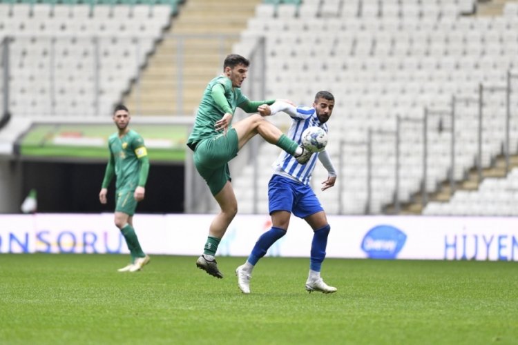 Bursaspor'da Ertuğrul Kurtuluş sezonun en &ccedil;ok sahaya &ccedil;ıkan ismi oldu