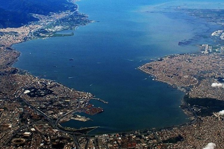 Uzmanı İzmir K&ouml;rfezi i&ccedil;in uyardı: Gerekli &ouml;nlemler alınmazsa...