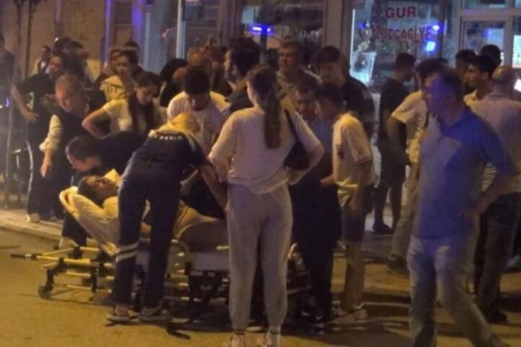 Antalya'da at&ouml;lyede &ccedil;ıkan yangında 12 kişi dumandan etkilendi
