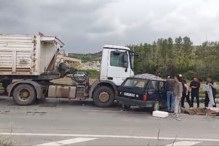 Isparta'da tır ile otomobil &ccedil;arpıştı: 1 &ouml;l&uuml;