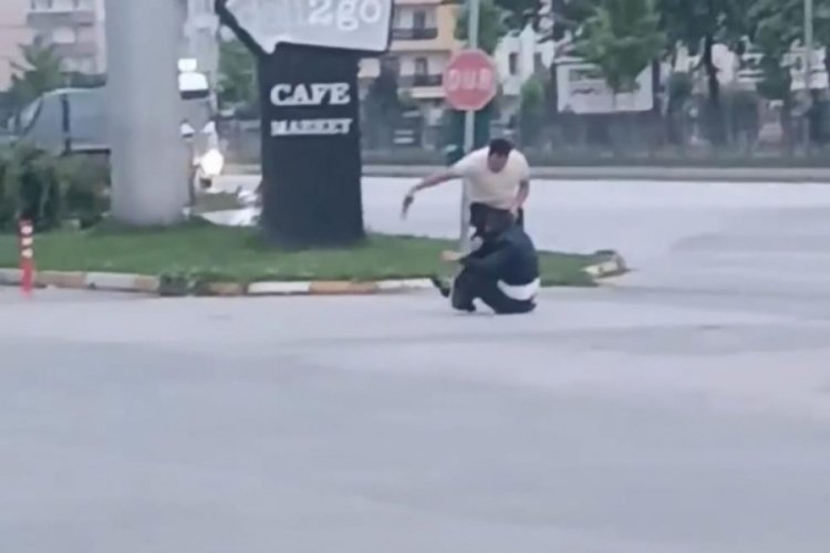 Bursa'da ş&uuml;phelilerin polisle kovalamacası amat&ouml;r kamerada
