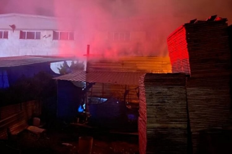 Kayseri'de mobilya fabrikasının deposunda yangın &ccedil;ıktı