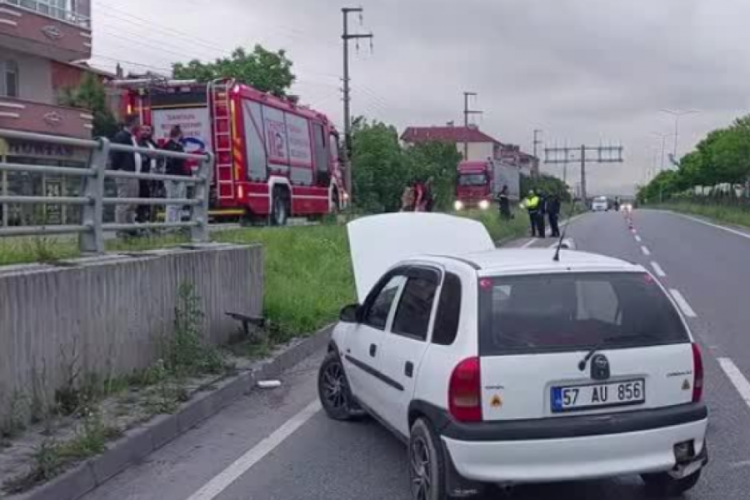 Samsun'da otomobil bariyere &ccedil;arptı: 1 yaralı