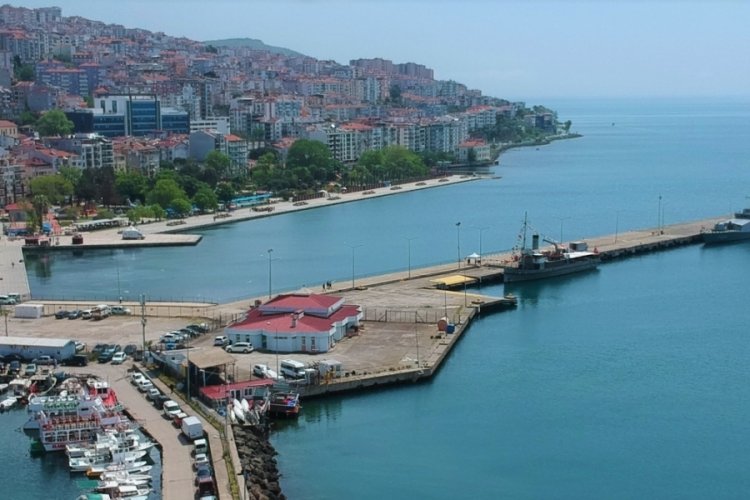 Sinop'ta TCG Nusret Gemisi sergilendi