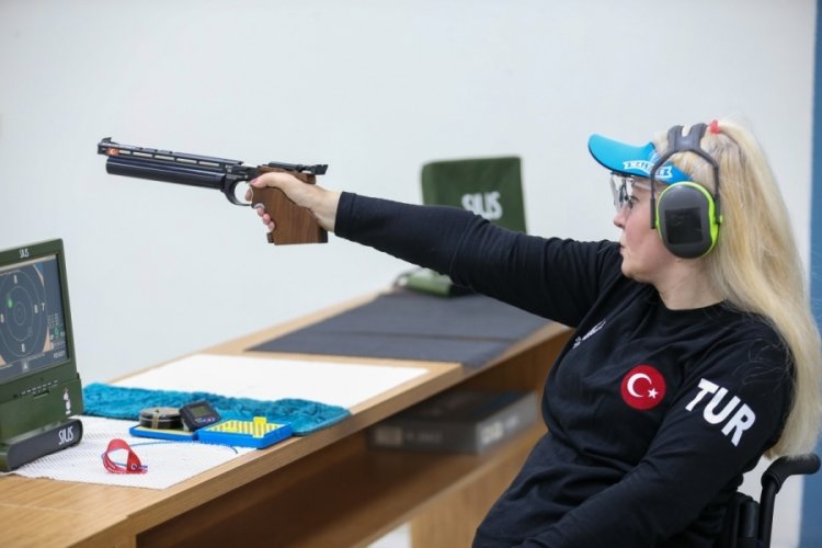 Aysel &Ouml;zgan birincilik hedefi i&ccedil;in &ccedil;alışmalarını s&uuml;rd&uuml;r&uuml;yor