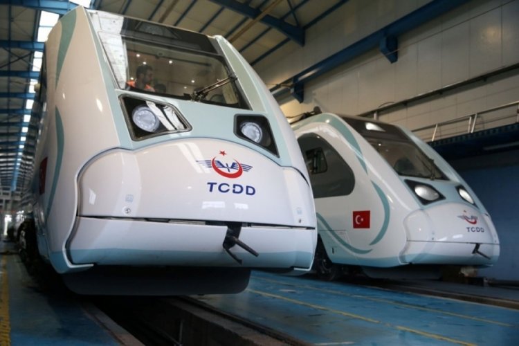 Bakan Karaismailoğlu: Milli elektrikli trenin &uuml;&ccedil;&uuml;nc&uuml; setinin fabrika testleri devam ediyor
