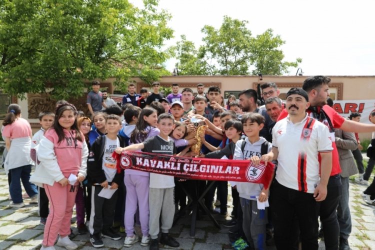 Samsunspor şampiyonluk kupasını taraftarıyla buluşturdu